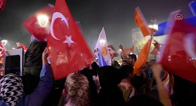 Trabzon'da Erdoğan'ın Seçim Başarısı Kutlanıyor