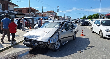Samsun'da Trafik Kazası 2 Araç Çarpıştı