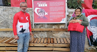 Eren Bülbül Anısına Pedal Çevirdi, Annesine Türk Bayrağı Hediye Etti
