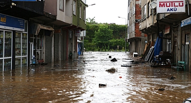Giresun'da Sağanak Yağış Hayatı Olumsuz Etkiledi