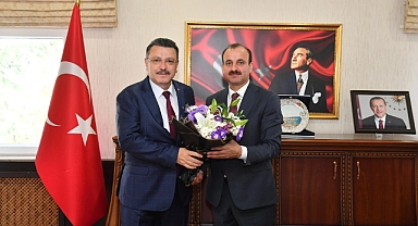 Başkan Genç: "Eğitim Söz Konusu Olduğunda Akan Sular Durur"