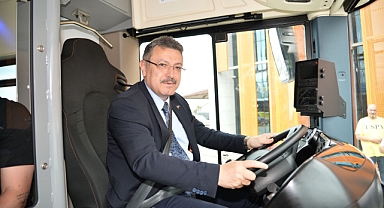 Başkan Genç Elektrikli Otobüsü Test Etti