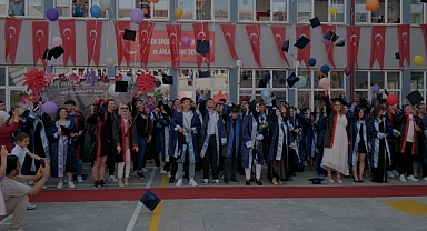 Trabzon Ticaret Meslek Lisesi 100. Kuruluş Yıl Dönümünü Eski ve Yeni Mezunlarla Kutladı