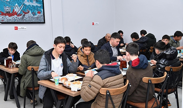 Öğrenciler Kent Lokantası'nı Tercih Ediyor
