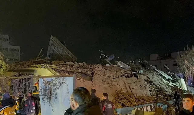 Konya'da 4 Katlı Bina Çöktü