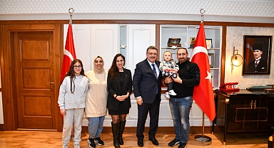 Sağlığına Kavuşan Minik Altuğ ve Ailesinden Başkan Genç'e Teşekkür Ziyareti