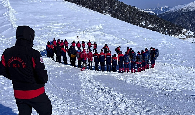 Trabzon İtfaiyesi Personeline Çığda Arama Kurtarma Eğitimi Verildi
