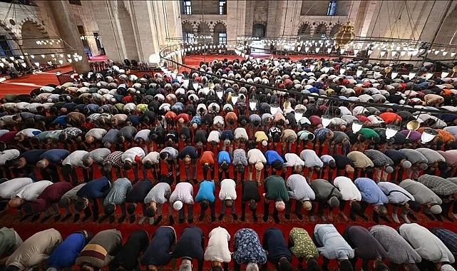 Trabzon'da Bayram Namazı Saat Kaçta Kılınacak?