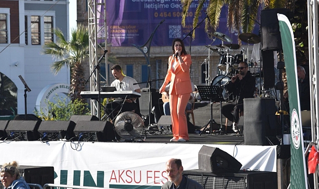 Hazal Yıldız, 48. Uluslararası Aksu Festivali'nde Gönülleri Fethetti!