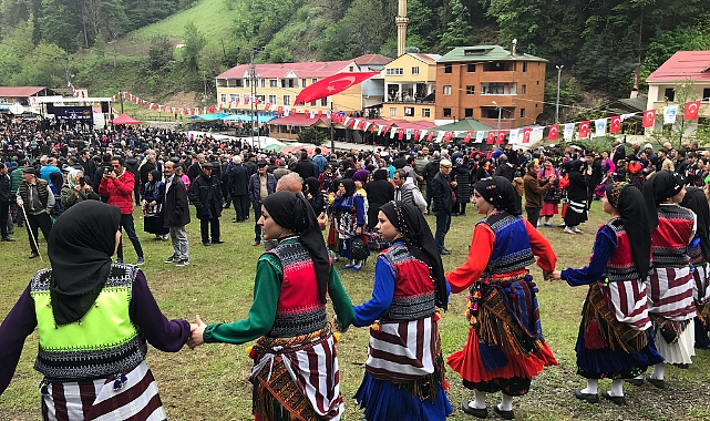 Şalpazarı'nın 30 Yıllık Geleneği: Acısu Hıdırellez Şenliği Binlerce Kişiyi Bir Araya Getirdi