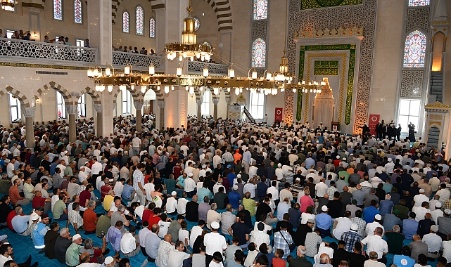 Doğu Karadeniz'in En Büyüğü Hanife Hatun Camii Hizmete Açıldı