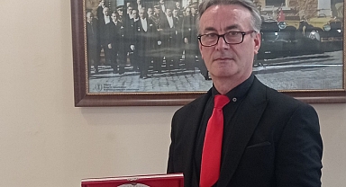 CHP Of'ta "Değişim" Rüzgarı: Ahmet Korkmaz İlçe Başkanlığına Adaylığını Açıkladı