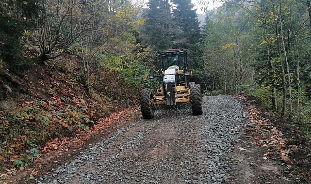 Trabzon Büyükşehir Belediyesi 18 İlçede Yol Sorunlarını Çözüyor