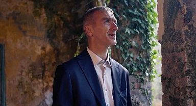 Turan Topçuoğlu Suskunluğunu "Kara Sevda" İle Bozdu